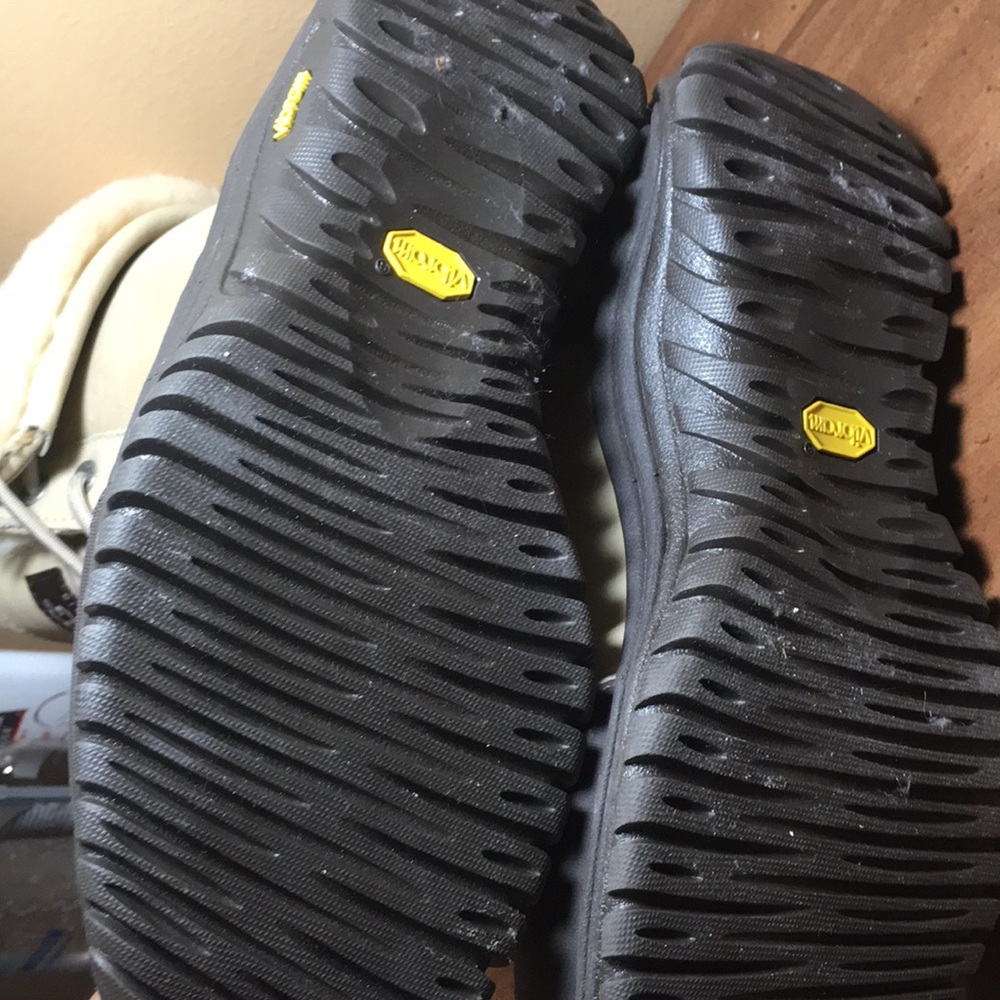 UGG boots authentic - Picture 4 of 8